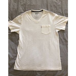 White Levi’s tee!